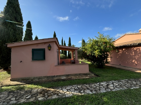 3 Stanze da Letto Stanze da Letto, ,3 BathroomsBathrooms,Casale,In Vendita,1111 3 Stanze da Letto Stanze da Letto, ,3 BathroomsBathrooms,Casale,In Vendita,1111