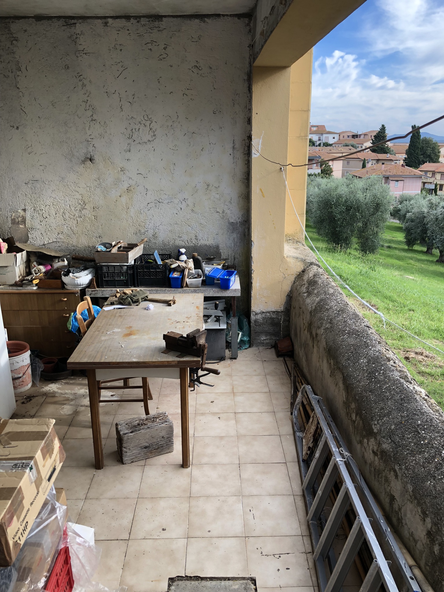 PICCOLO SPAZIO A PIANO TERRA