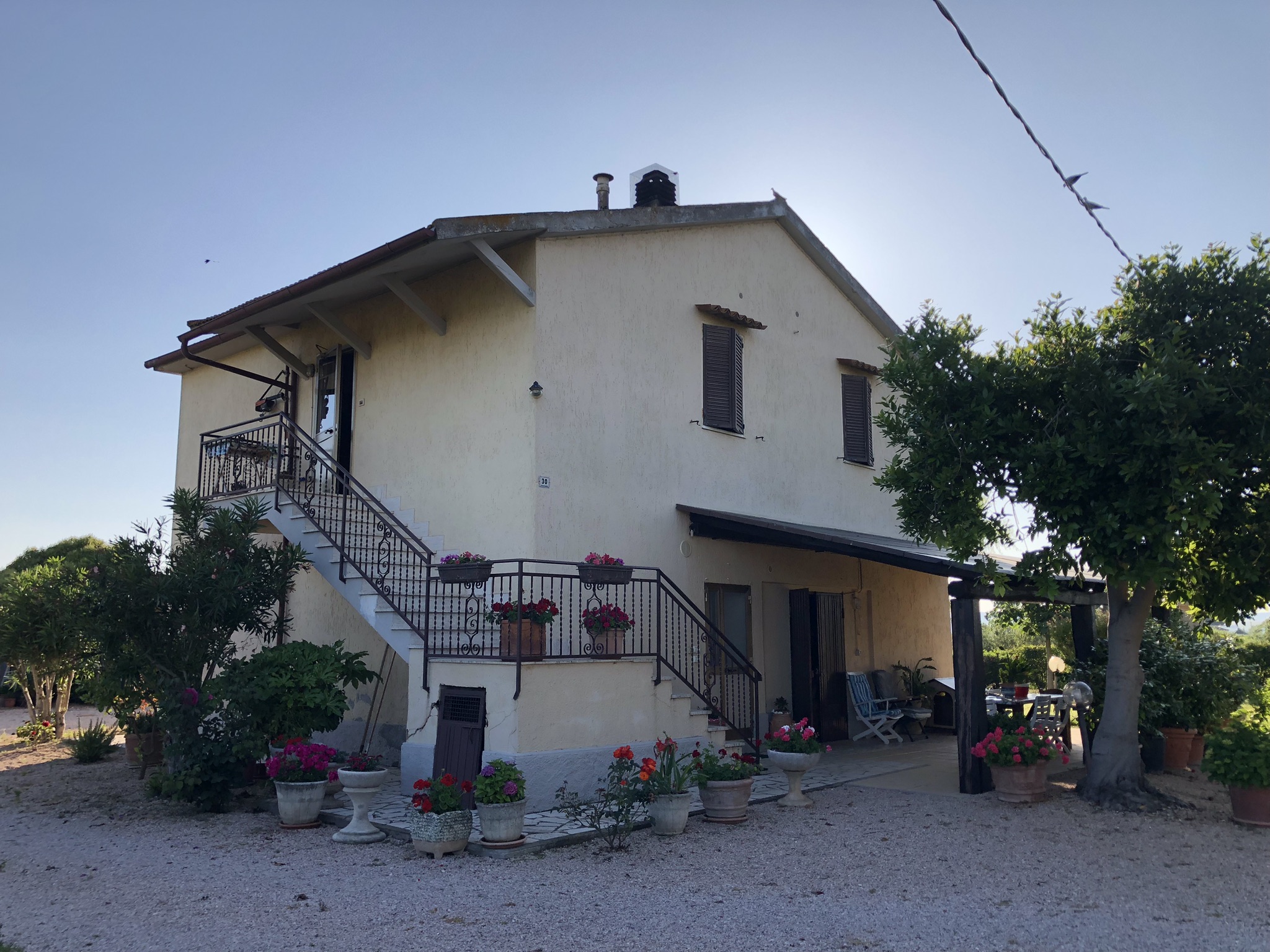 CASALE A POCHI KM. DAL MARE